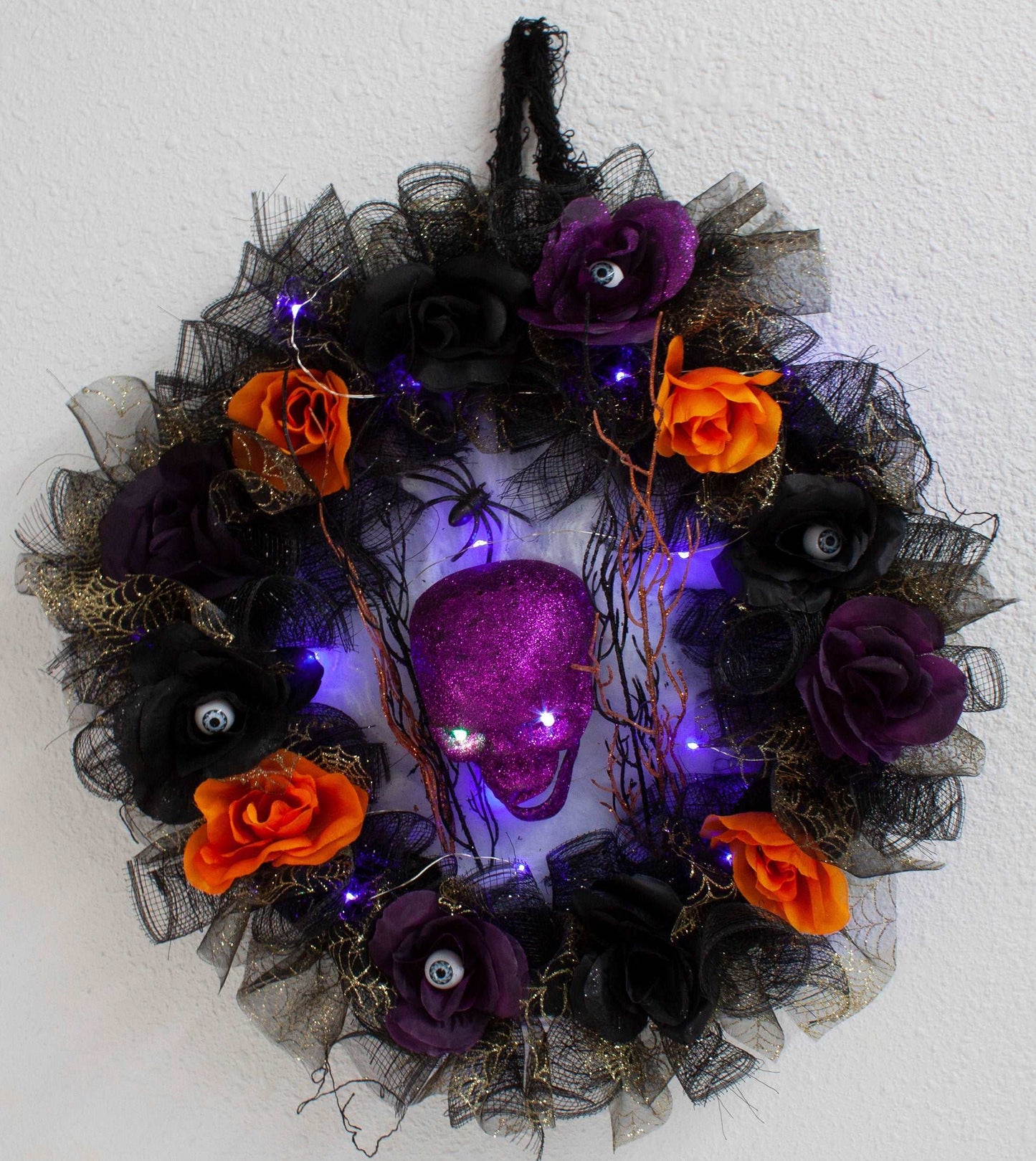 Gothic Light-up Skull Wreath
