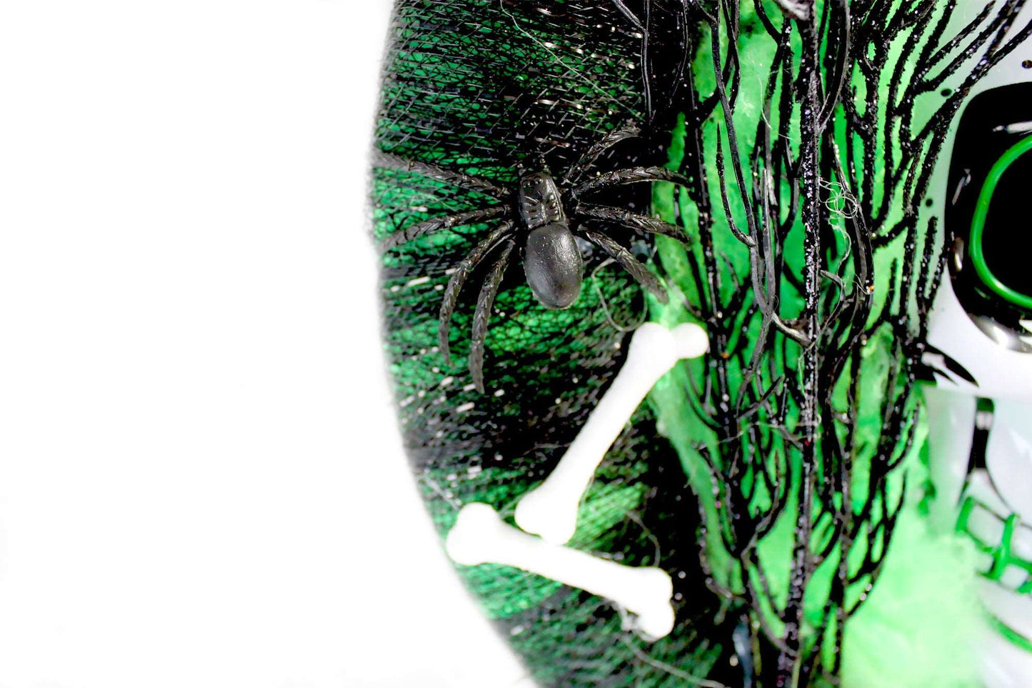 Green and Black LED Light Up Skull Wreath